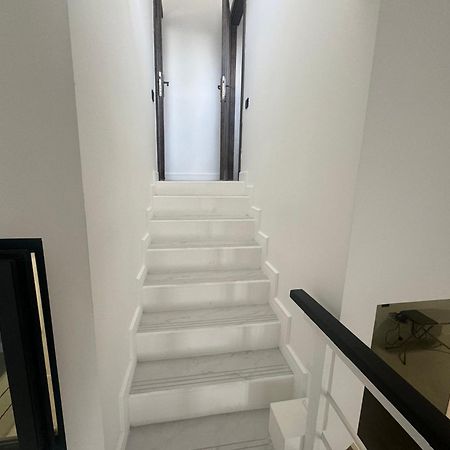 Luxe Apartment In Center 耶烈万 外观 照片
