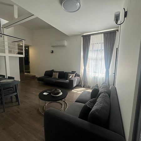 Luxe Apartment In Center 耶烈万 外观 照片