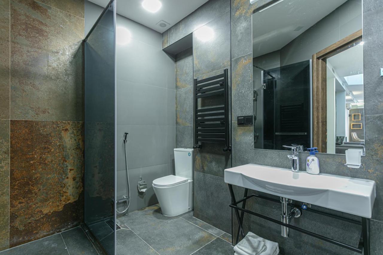 Luxe Apartment In Center 耶烈万 外观 照片
