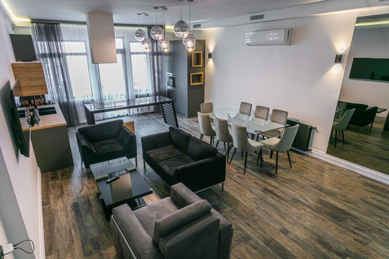 Luxe Apartment In Center 耶烈万 外观 照片