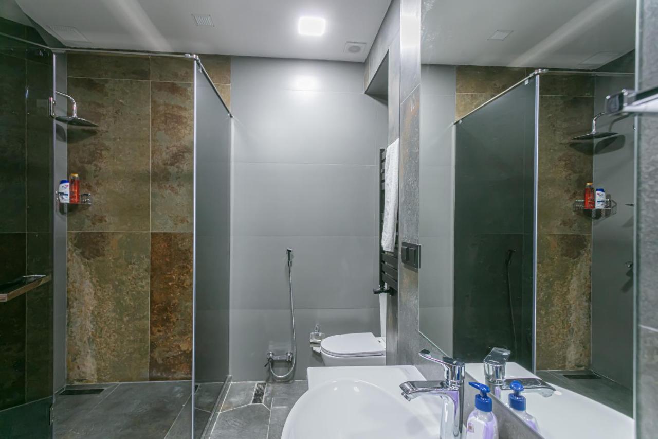 Luxe Apartment In Center 耶烈万 外观 照片