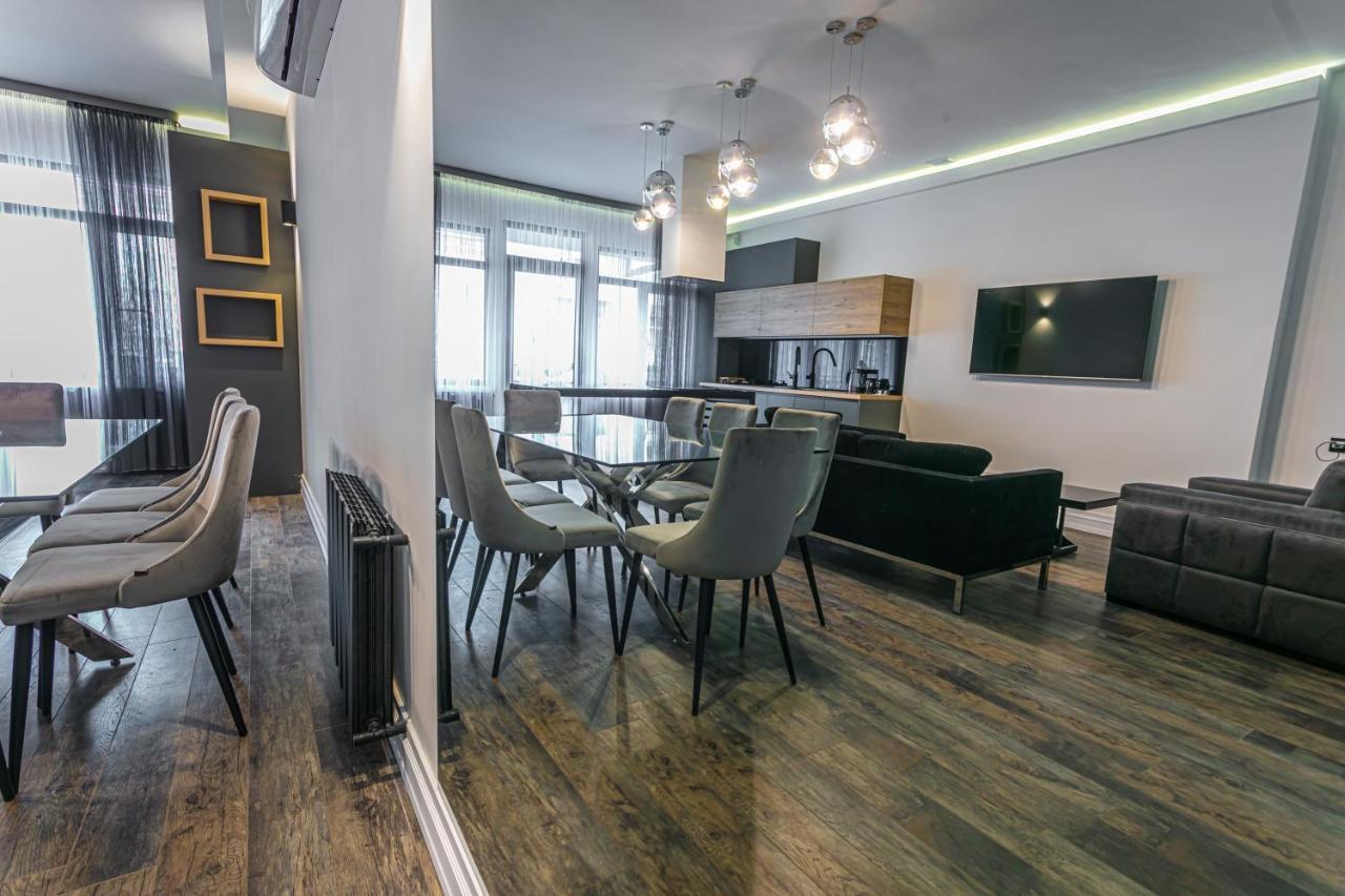 Luxe Apartment In Center 耶烈万 外观 照片