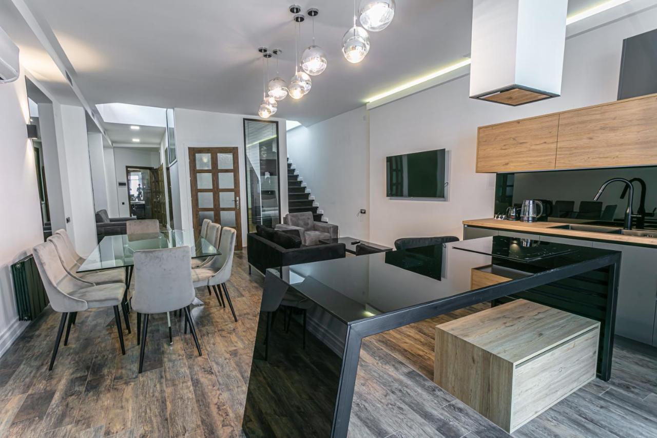 Luxe Apartment In Center 耶烈万 外观 照片