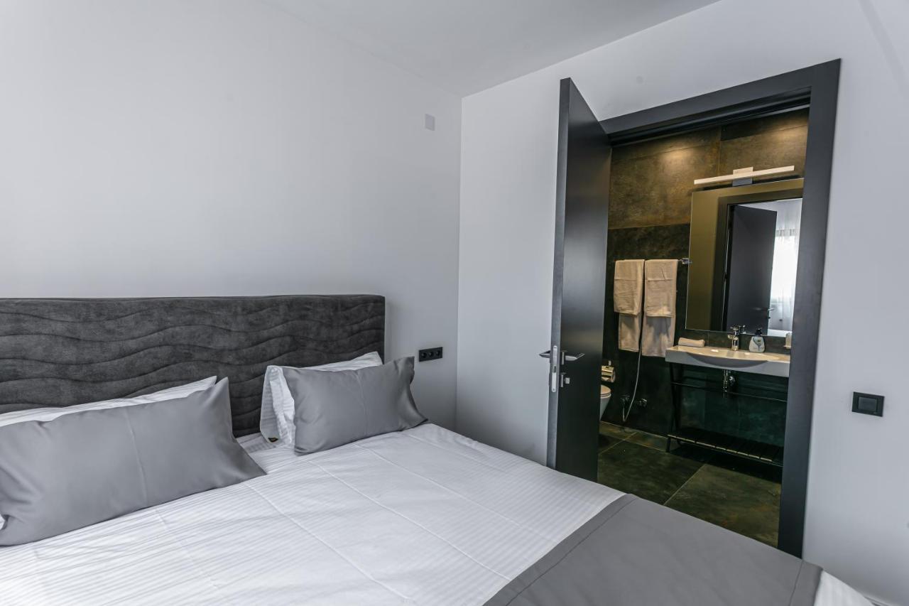 Luxe Apartment In Center 耶烈万 外观 照片