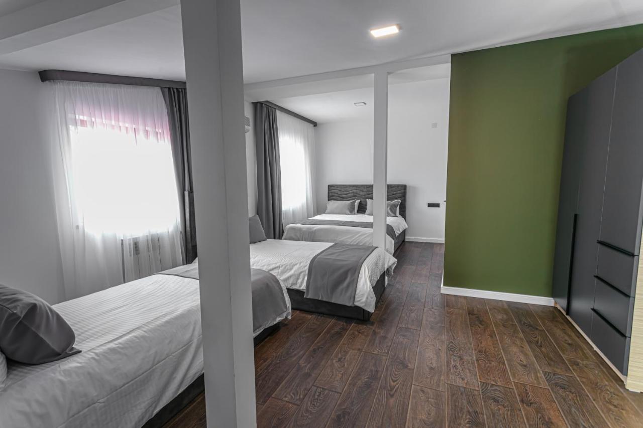 Luxe Apartment In Center 耶烈万 外观 照片