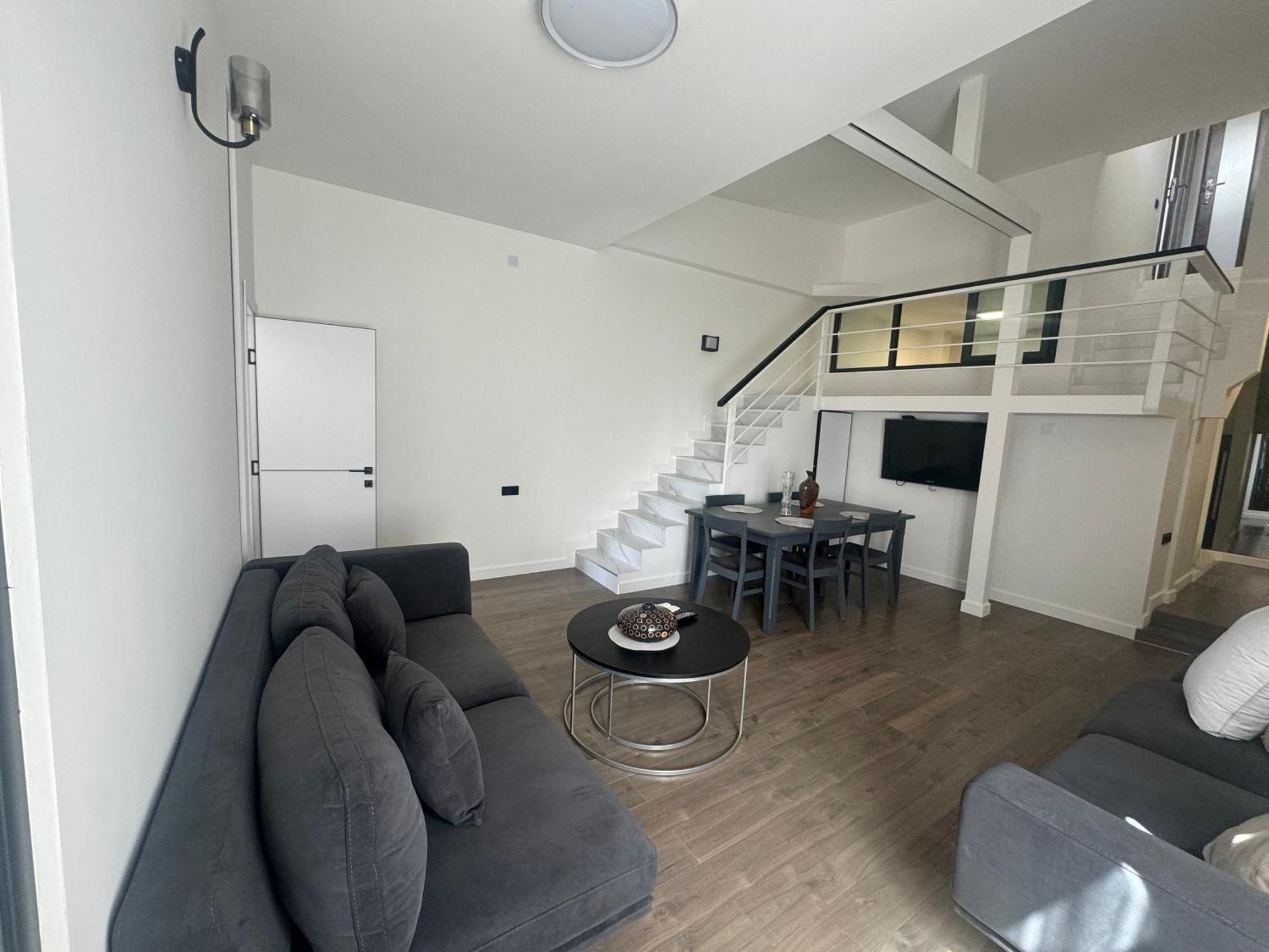 Luxe Apartment In Center 耶烈万 外观 照片